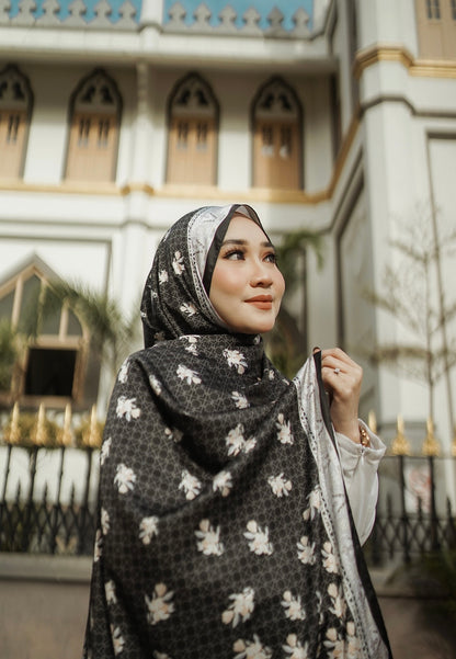 You will be with Whom You Love Series - Shawl Set