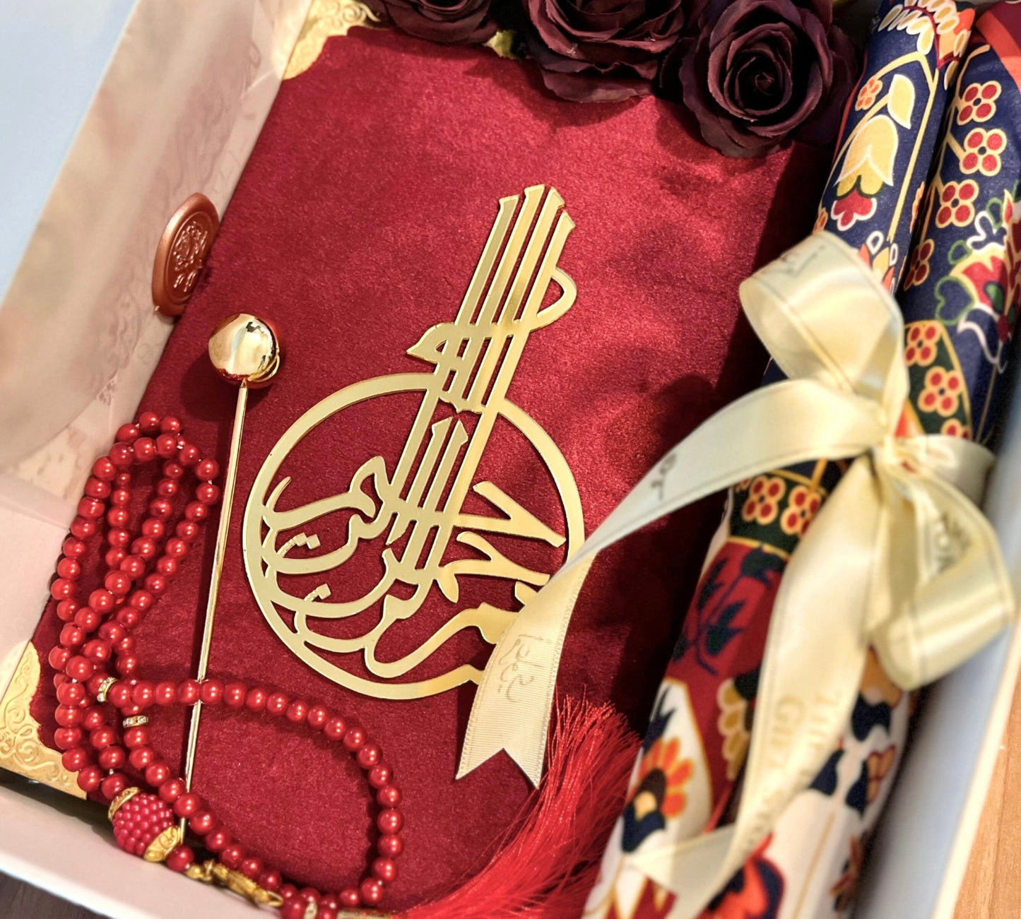 A Gift of Sacred Knowledge - Velvet Quran in Red (Arabic-English) & Satin Prayer Mat