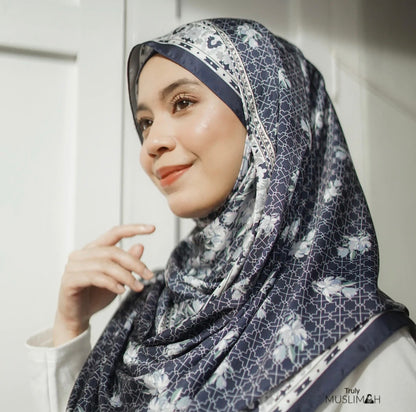 You will be with Whom You Love Series - Shawl Set