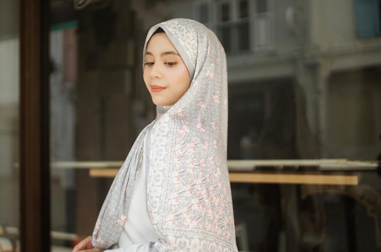 You will be with Whom You Love Series - Shawl Set