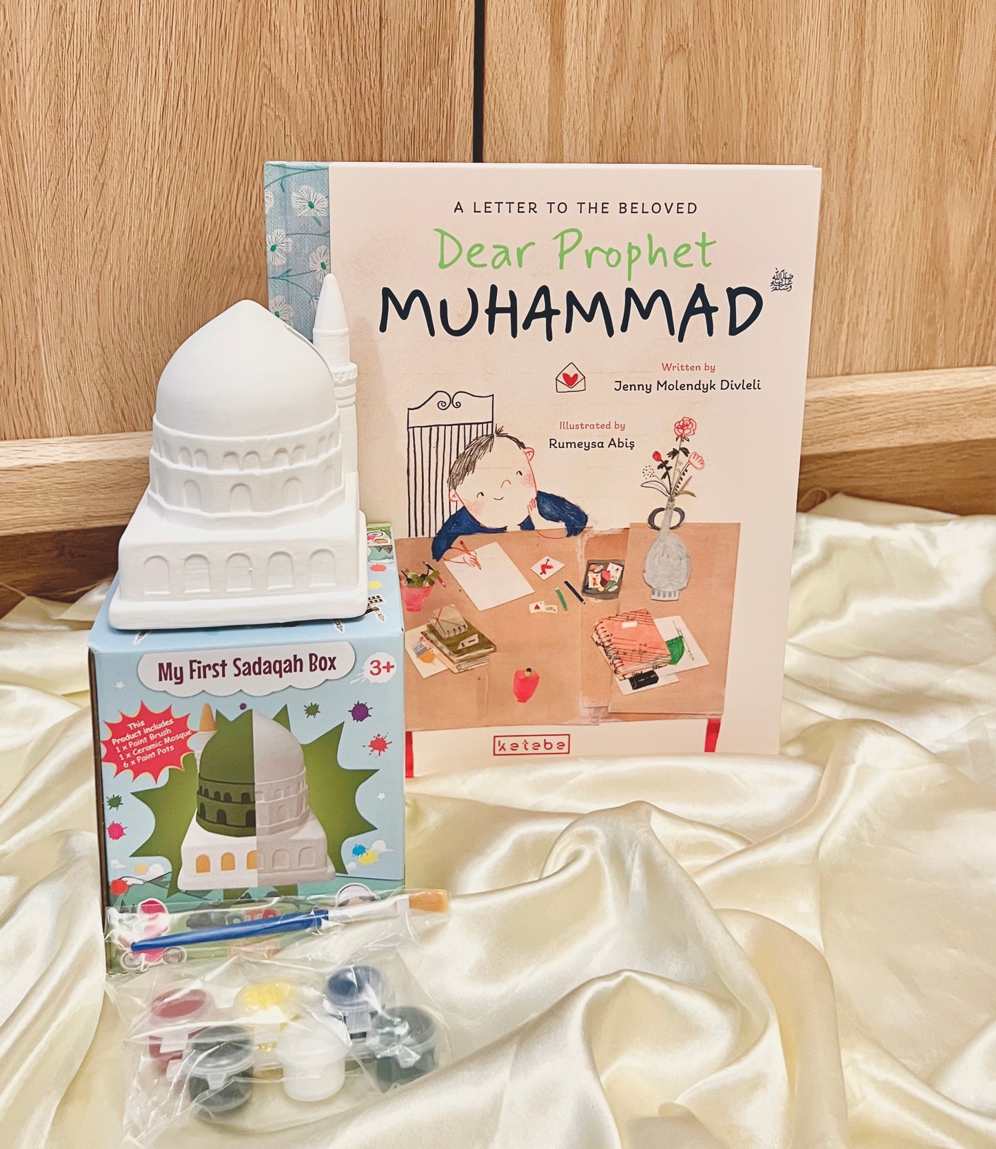 The Sacred Mosques - Read, Learn & Paint (5 to 12 year olds) - Tarbiyyah Gift Set Series
