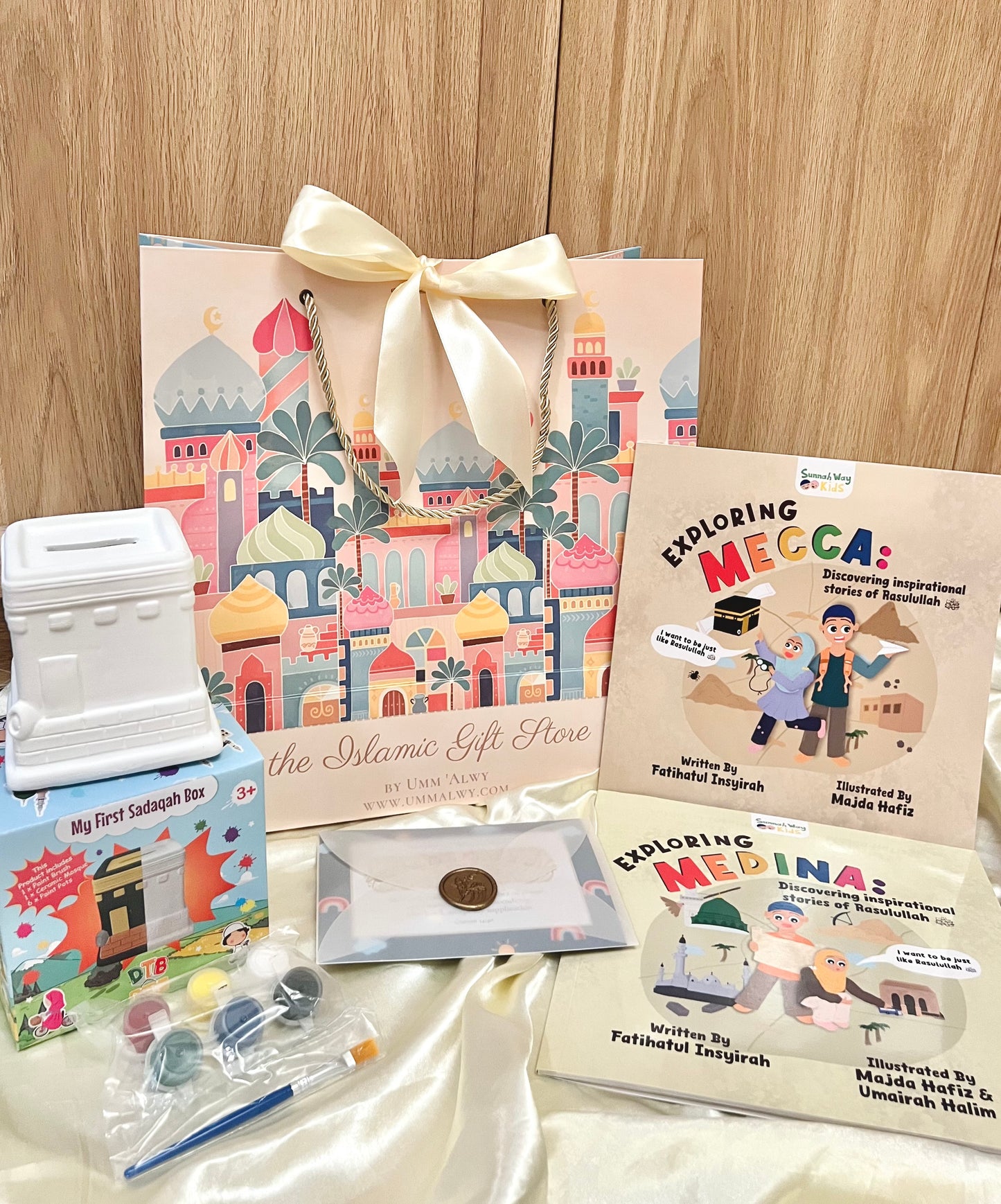 The Sacred Mosques - Read, Learn & Paint (5 to 12 year olds) - Tarbiyyah Gift Set Series